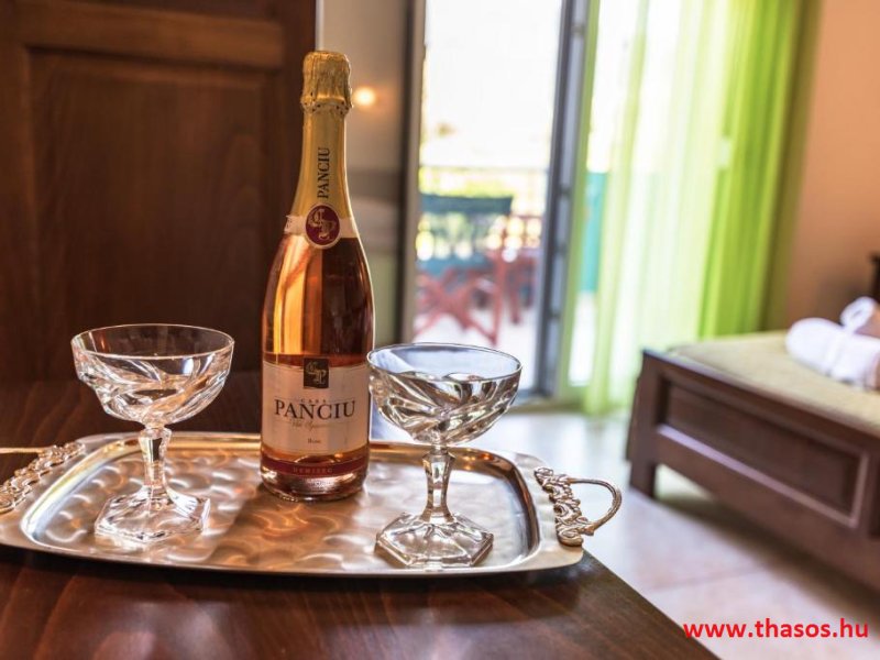 Dias - Zeus Apartman és Stúdió *****