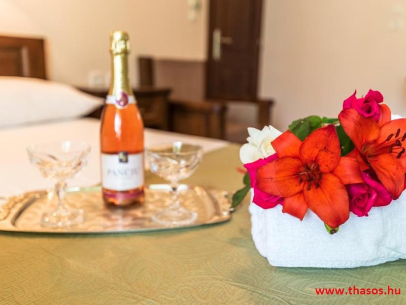 Dias - Zeus Apartman és Stúdió *****