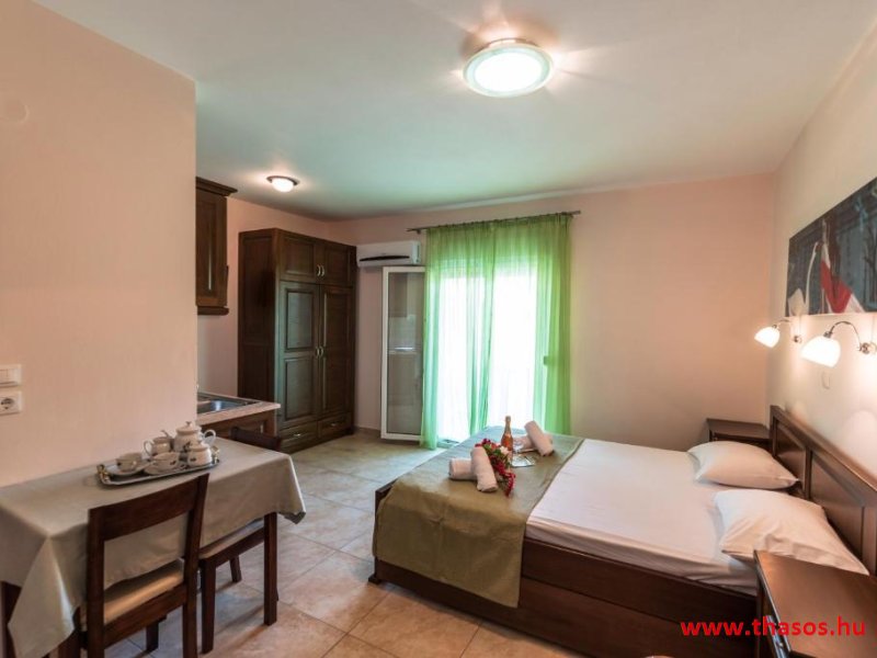 Dias - Zeus Apartman és Stúdió *****