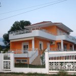 hatzi_2011_08
